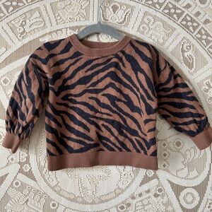 GAP Tan and Black Patterned Sweater